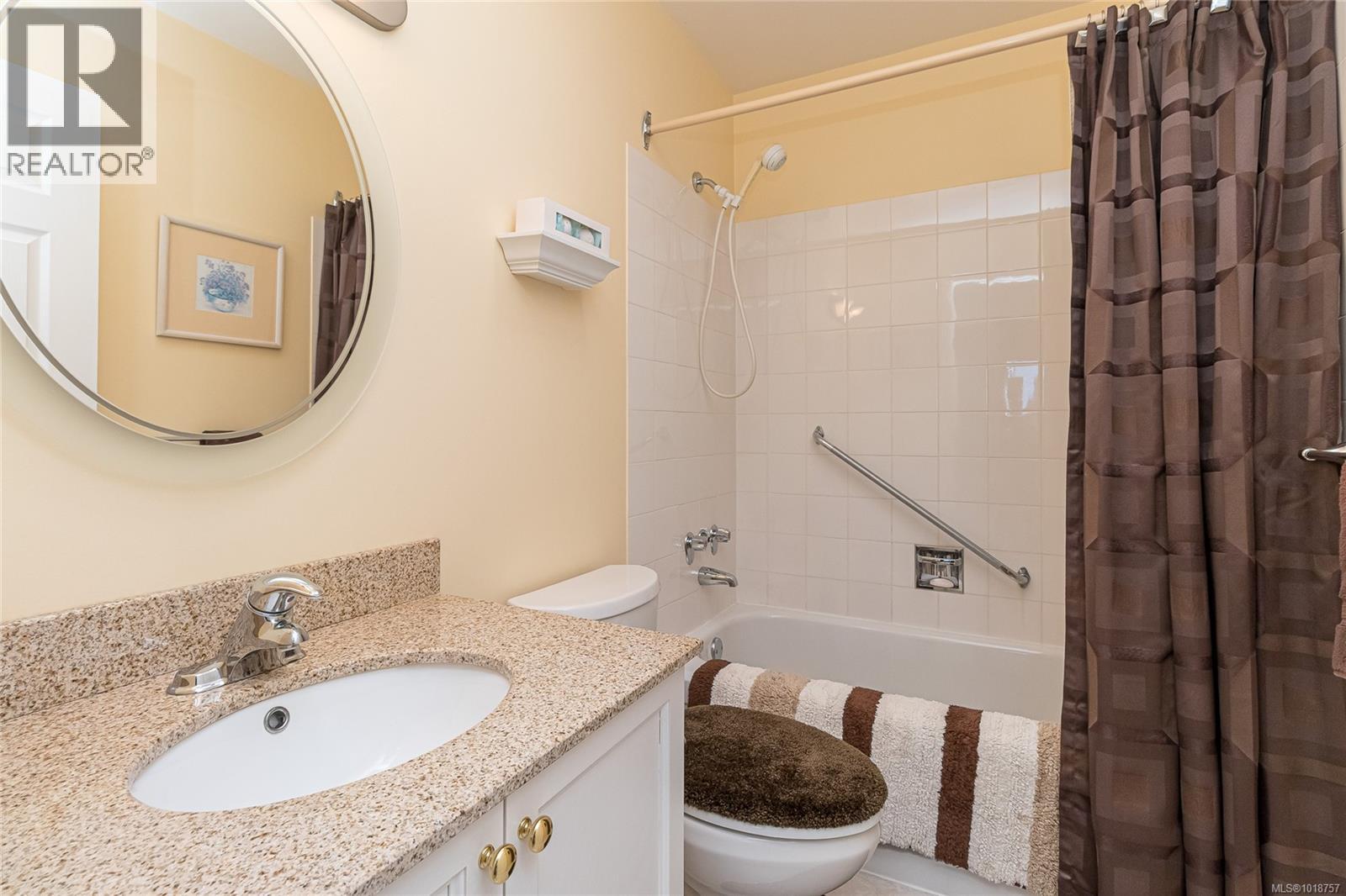 401 2354 Brethour Avenue, Sidney