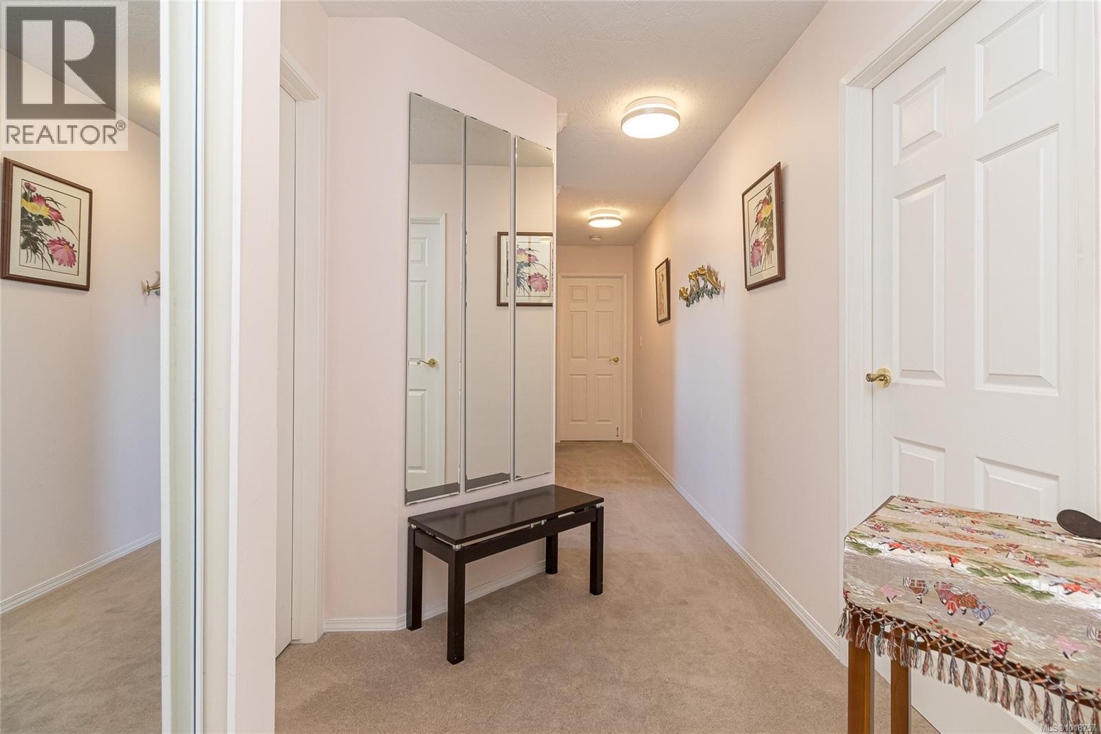 401 2354 Brethour Avenue, Sidney