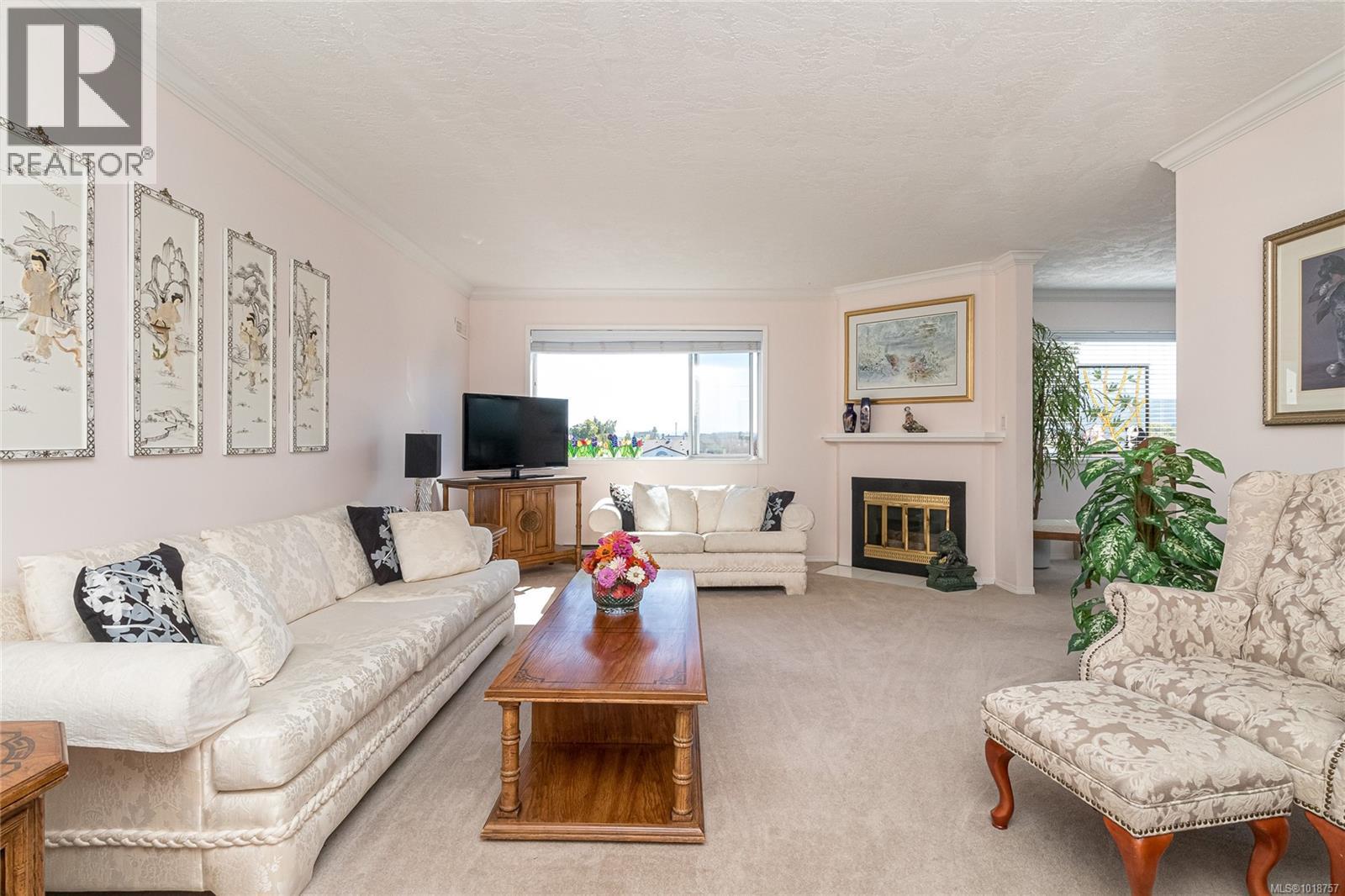 401 2354 Brethour Avenue, Sidney