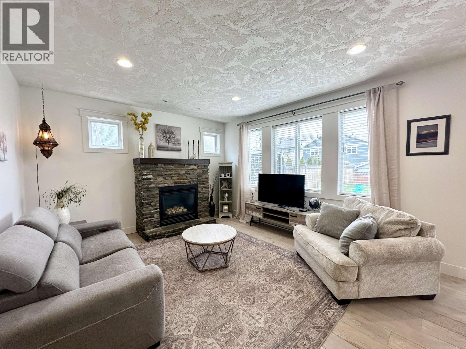 3272 TURNER Way, Smithers