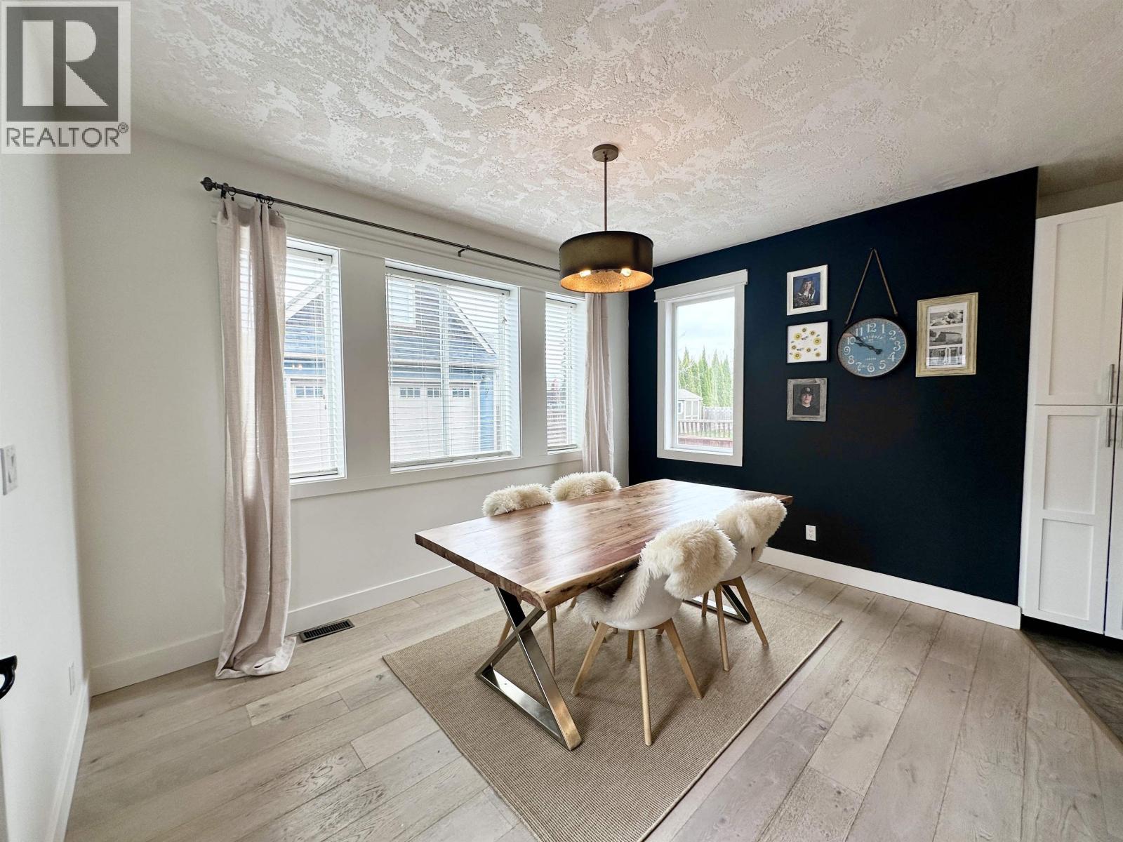 3272 TURNER Way, Smithers