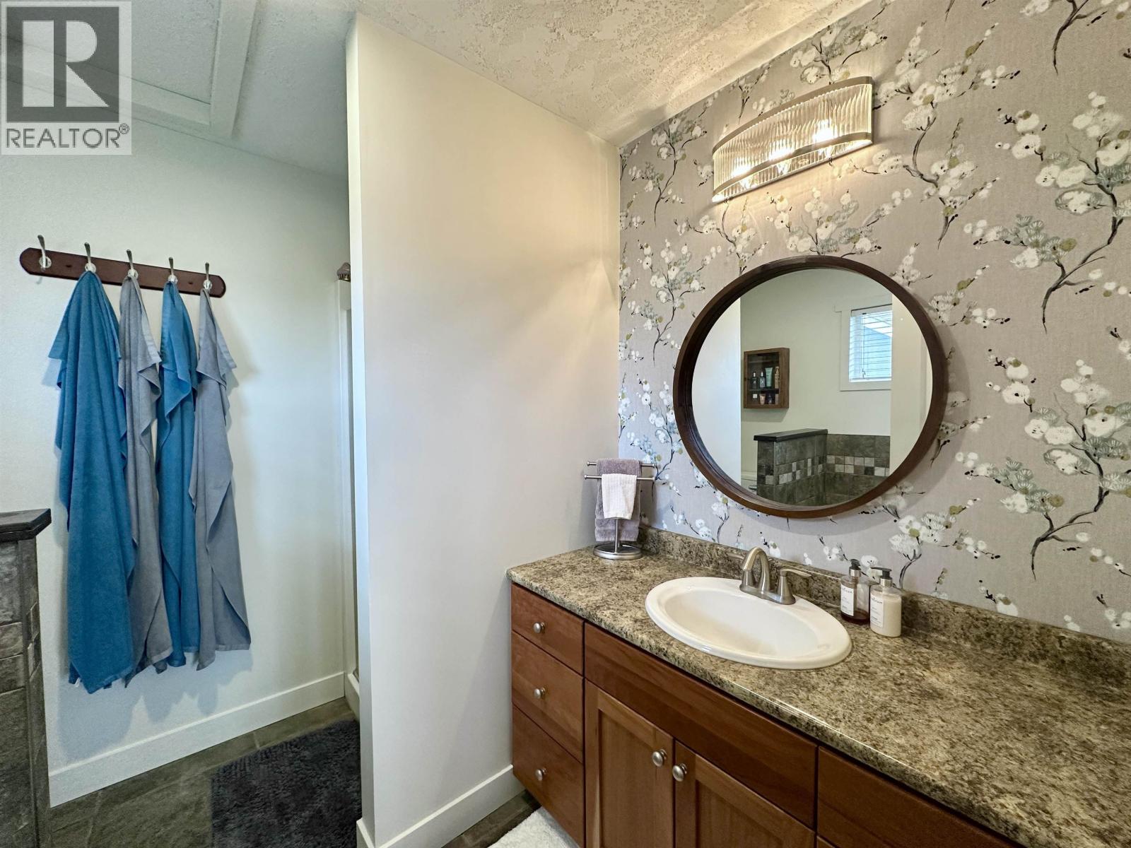 3272 TURNER Way, Smithers