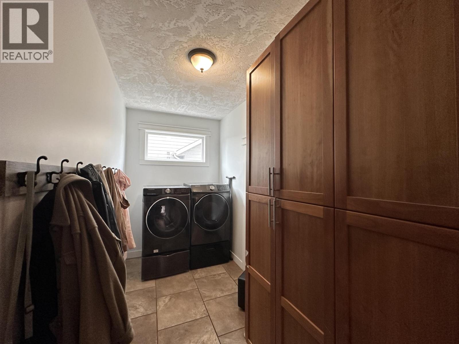 3272 TURNER Way, Smithers