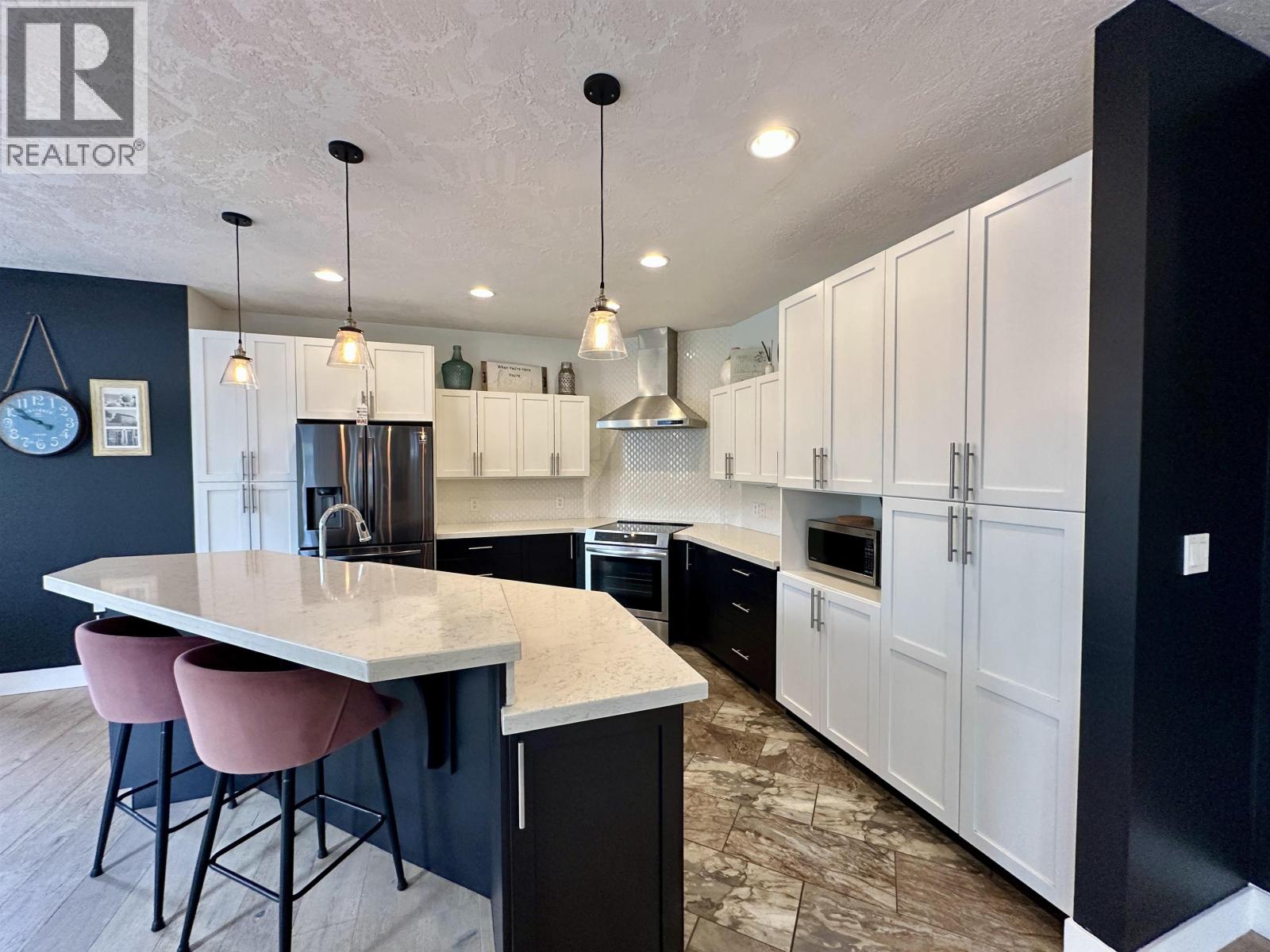 3272 TURNER Way, Smithers