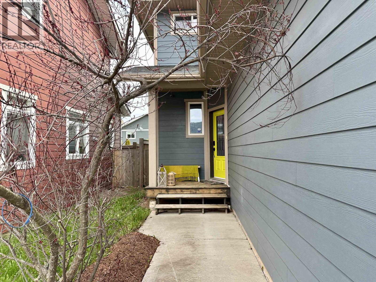 3272 TURNER Way, Smithers