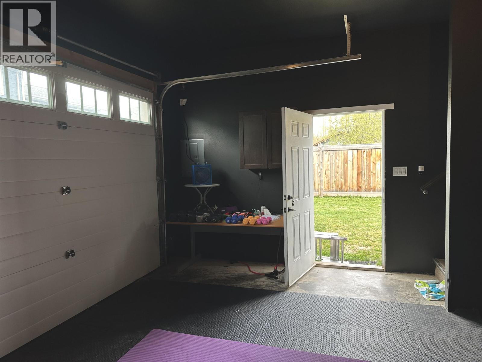 3272 TURNER Way, Smithers