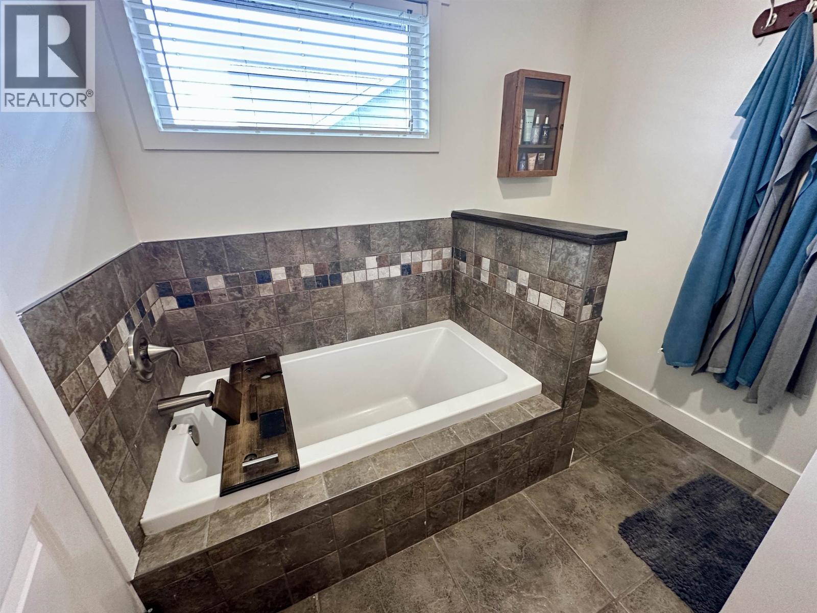 3272 TURNER Way, Smithers