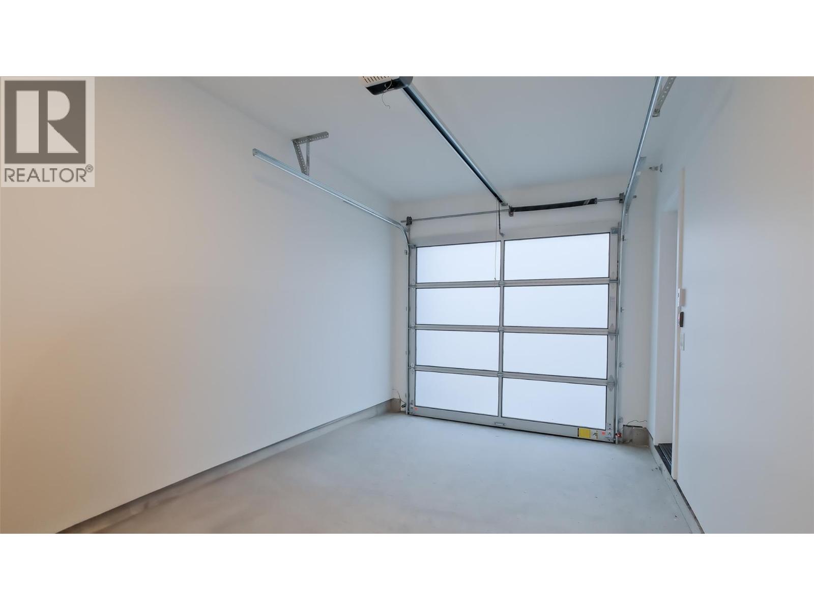  3040 Landry Crescent, Summerland