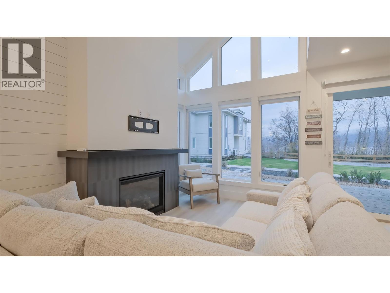  3040 Landry Crescent, Summerland