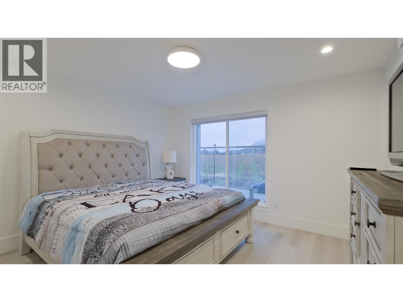  3040 Landry Crescent, Summerland