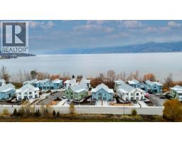 3040 Landry Crescent, Summerland