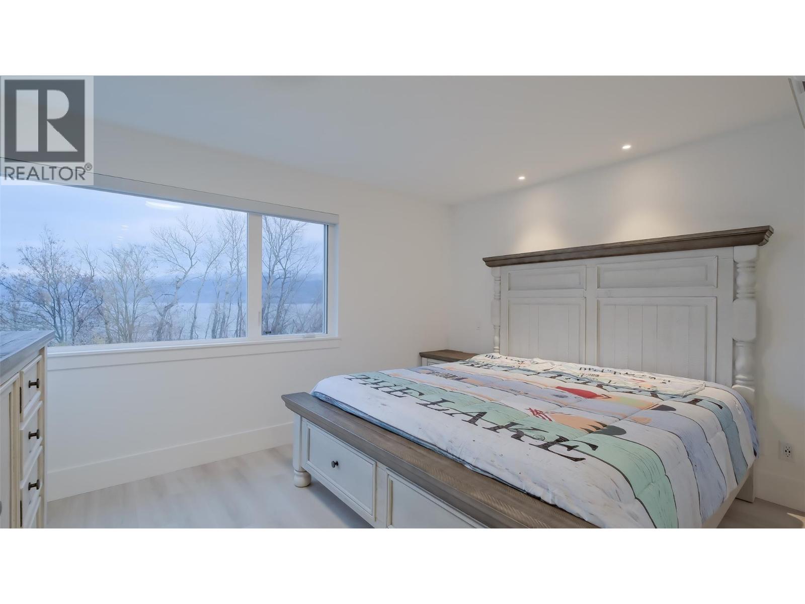  3040 Landry Crescent, Summerland