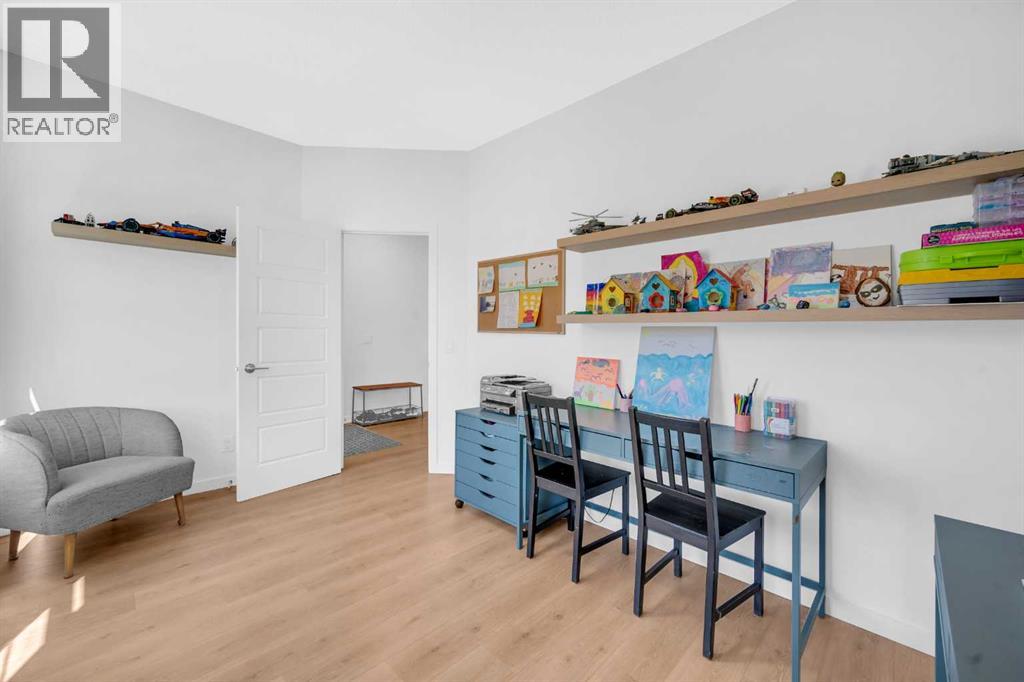 Single Family House for Sale in  Wolf Creek Rise SE Wolf Willow Calgary 