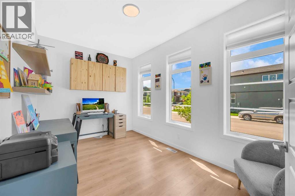 Single Family House for Sale in  Wolf Creek Rise SE Wolf Willow Calgary 