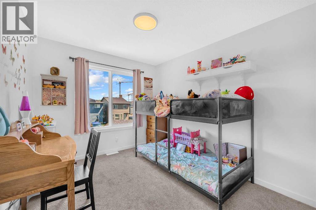 Single Family House for Sale in  Wolf Creek Rise SE Wolf Willow Calgary 