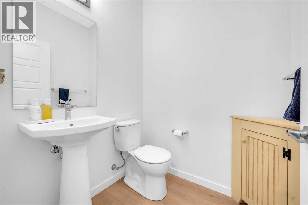 Single Family House for Sale in  Wolf Creek Rise SE Wolf Willow Calgary 