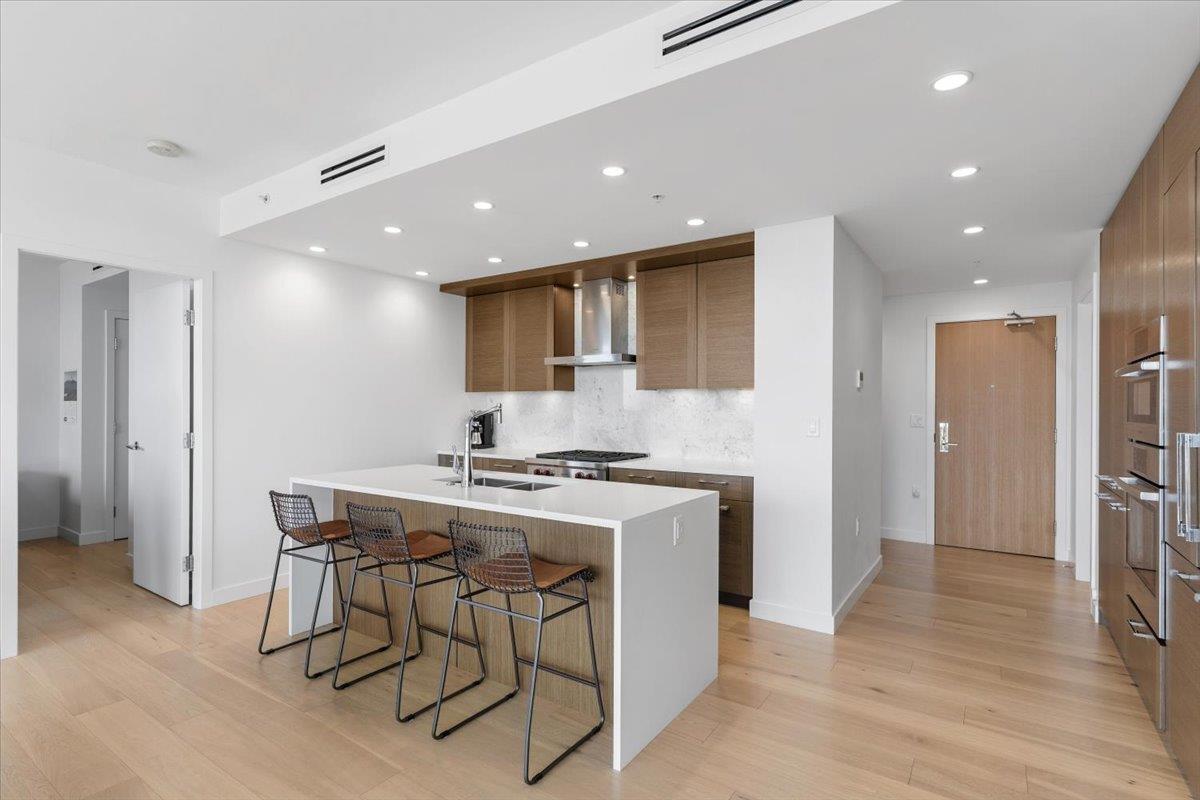 604 1439 GEORGE STREET, White Rock