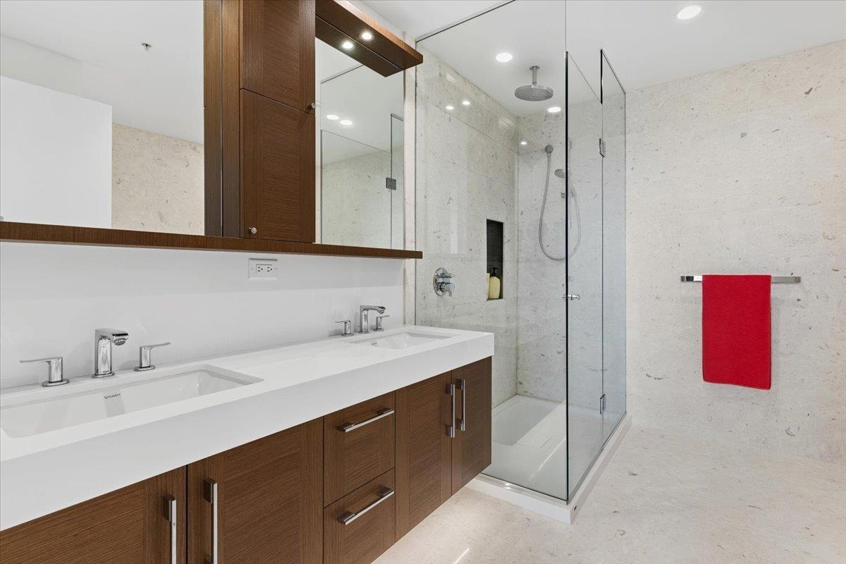 604 1439 GEORGE STREET, White Rock