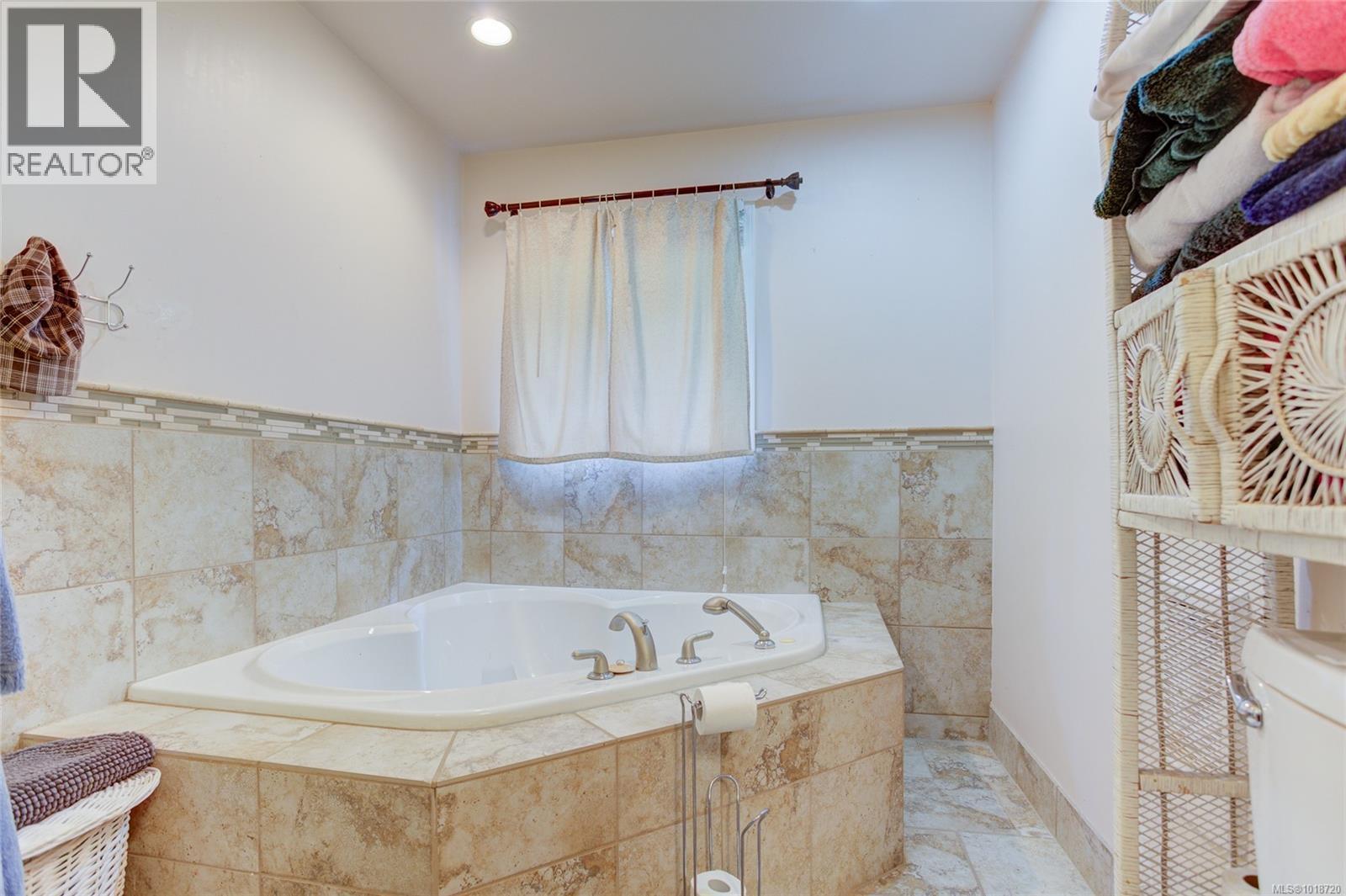 508 Wilrose Pl, Ladysmith