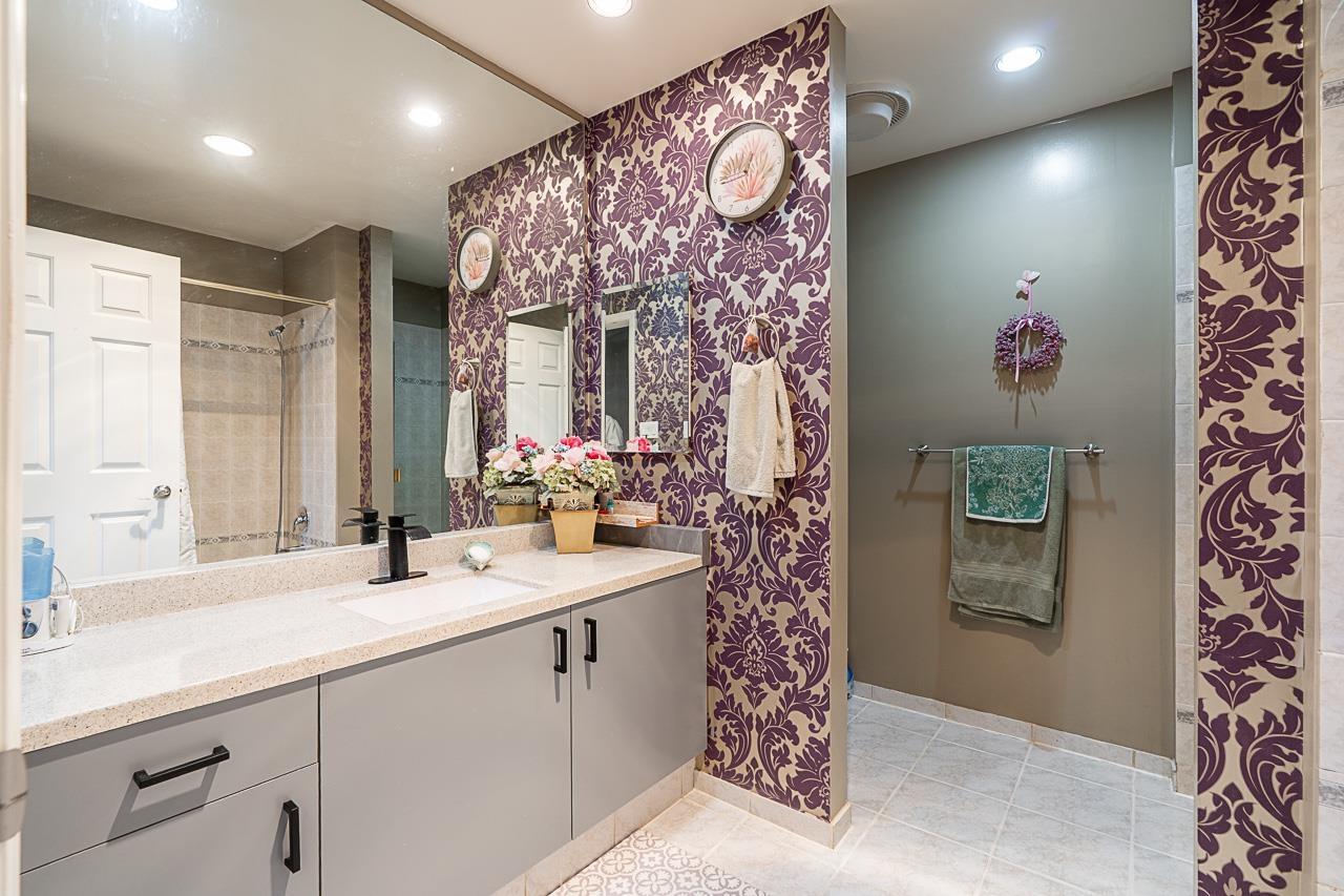 2001 14881 103A AVENUE, Surrey