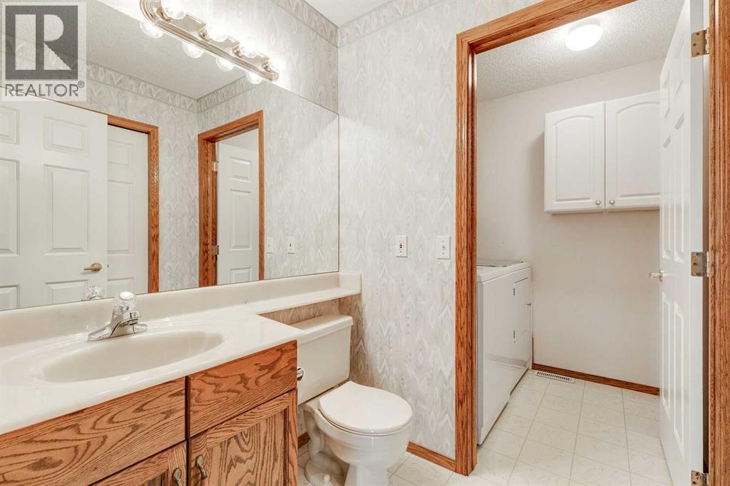 Single Family House Bungalow for Sale in  Douglasview Park SE Douglasdale/Glen Calgary 