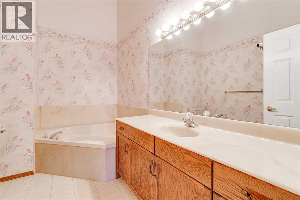 Single Family House Bungalow for Sale in  Douglasview Park SE Douglasdale/Glen Calgary 