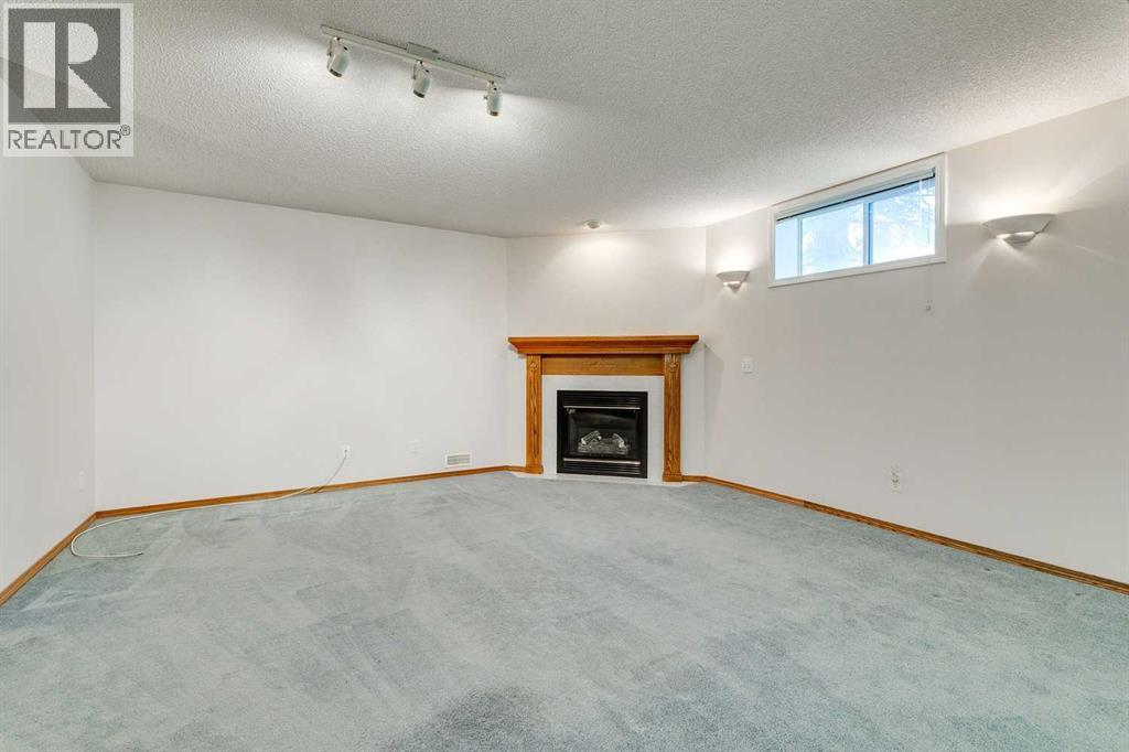 Single Family House Bungalow for Sale in  Douglasview Park SE Douglasdale/Glen Calgary 