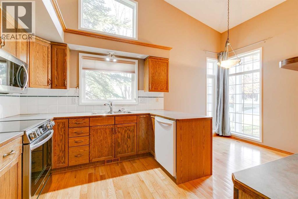 Single Family House Bungalow for Sale in  Douglasview Park SE Douglasdale/Glen Calgary 