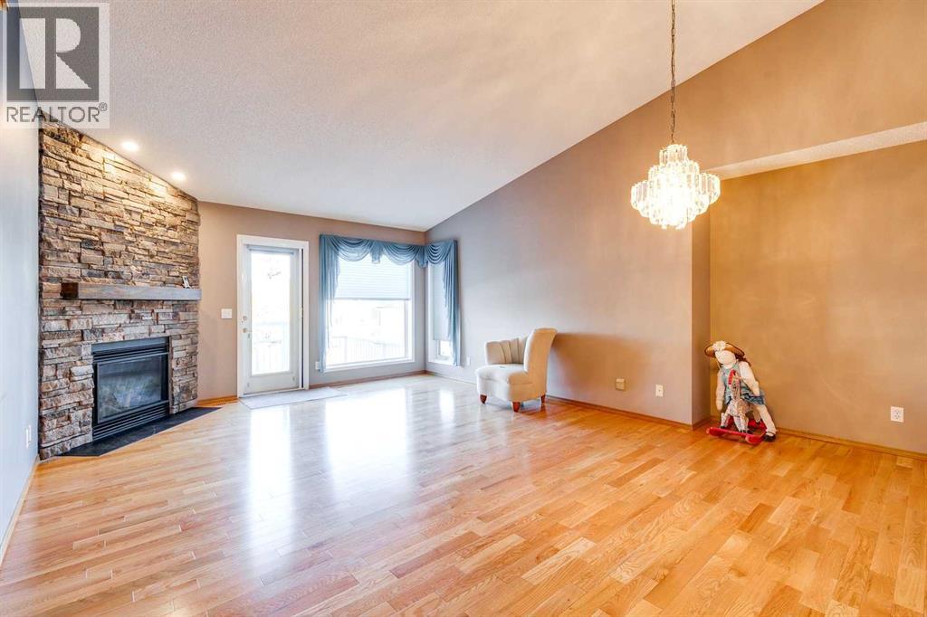 Single Family House Bungalow for Sale in  Douglasview Park SE Douglasdale/Glen Calgary 