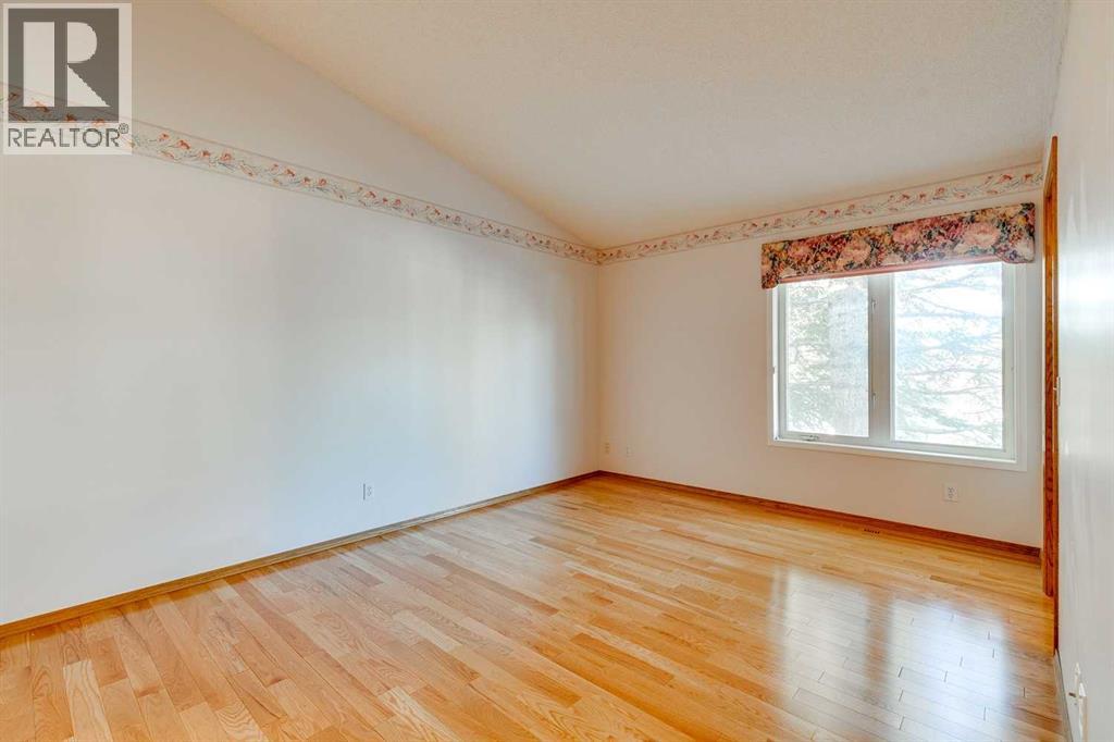 Single Family House Bungalow for Sale in  Douglasview Park SE Douglasdale/Glen Calgary 