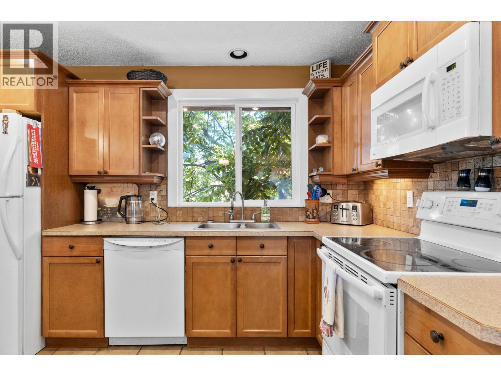  745 Dundee Road, Kelowna