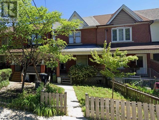 389 Montrose Avenue, Toronto (Palmerston-Little Italy)