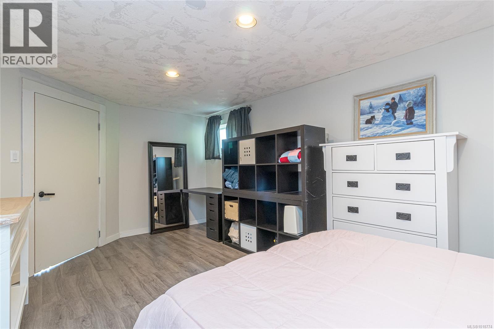 1892 Swartz Bay Rd, North Saanich