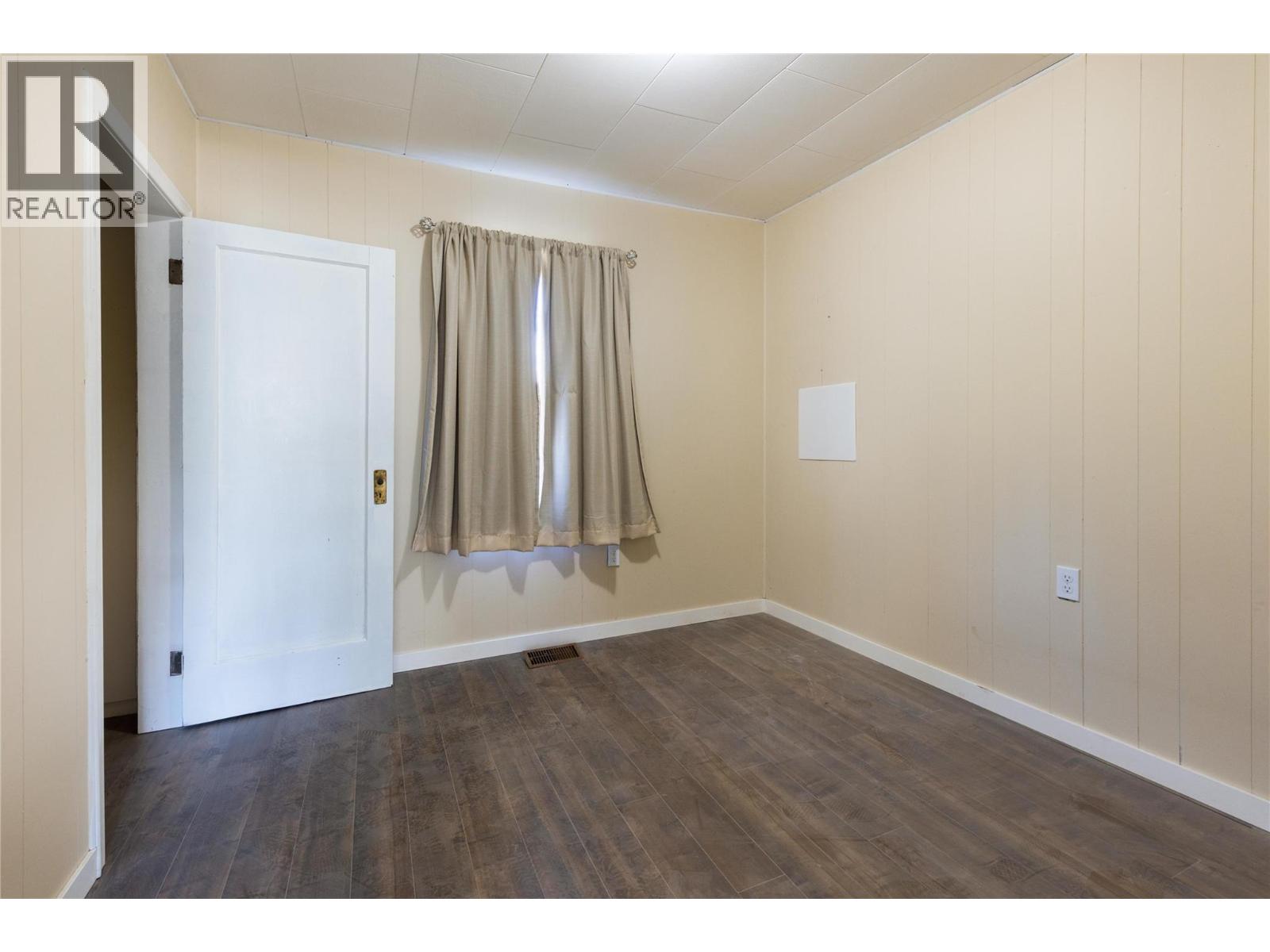  4251 Mikkelson Frontage Road, Tappen