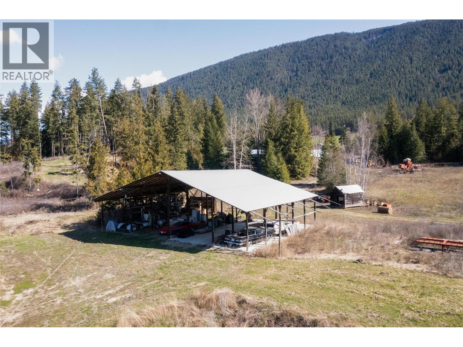  4251 Mikkelson Frontage Road, Tappen