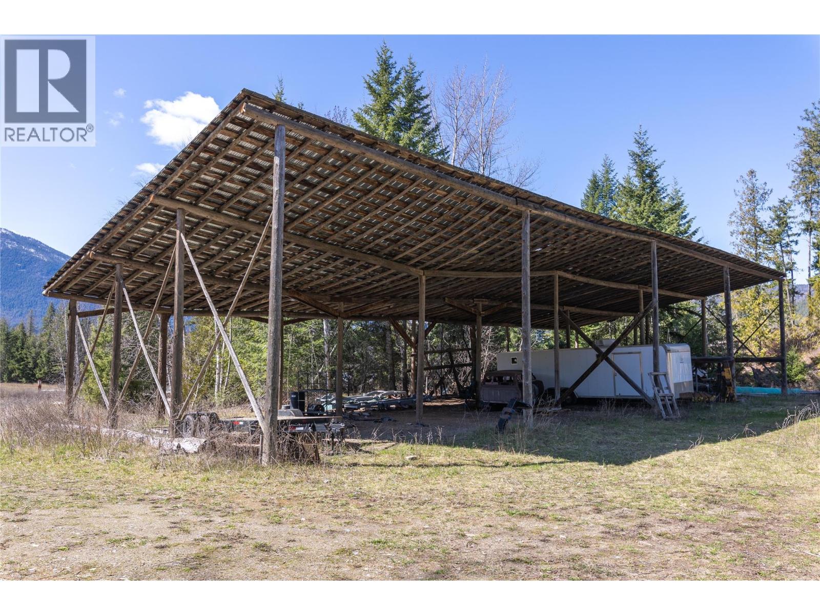  4251 Mikkelson Frontage Road, Tappen