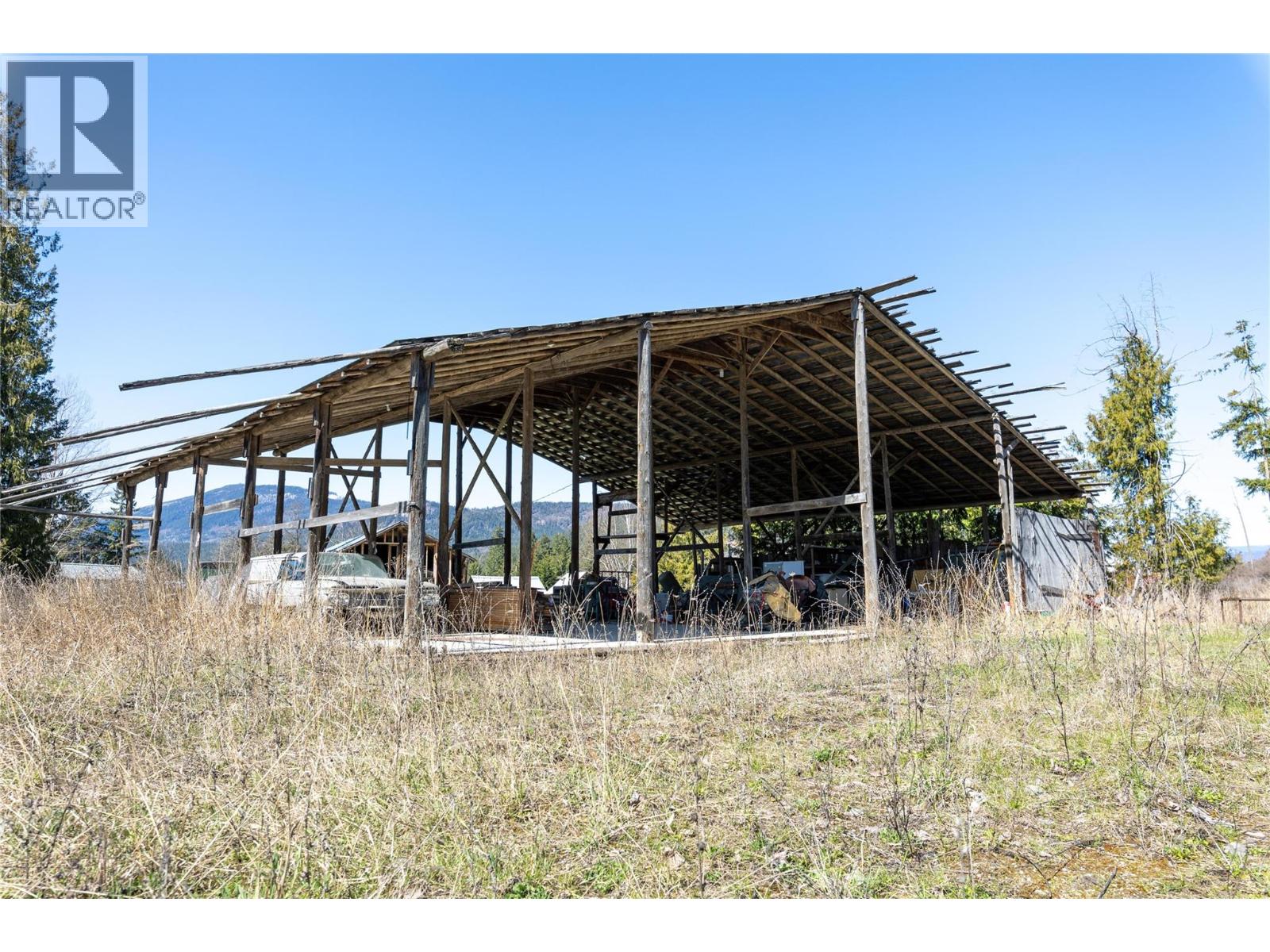  4251 Mikkelson Frontage Road, Tappen