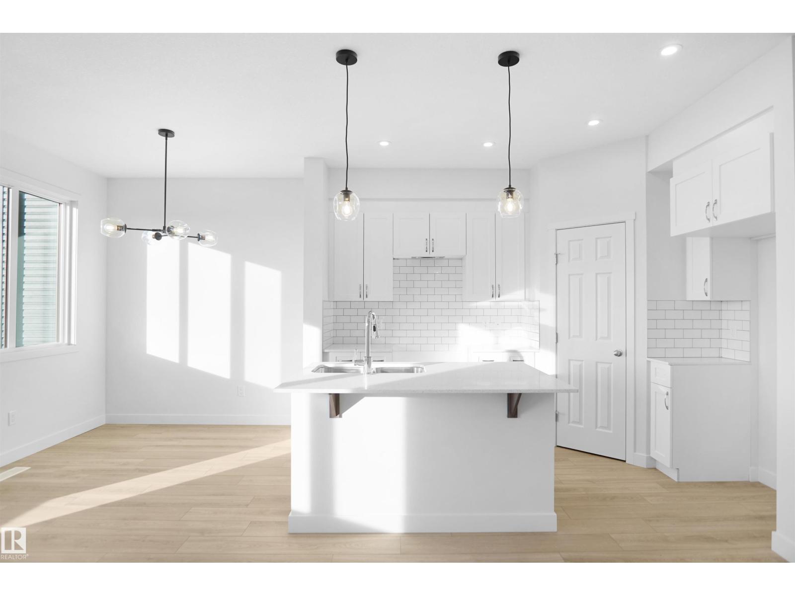 2112 210 ST NW, Edmonton