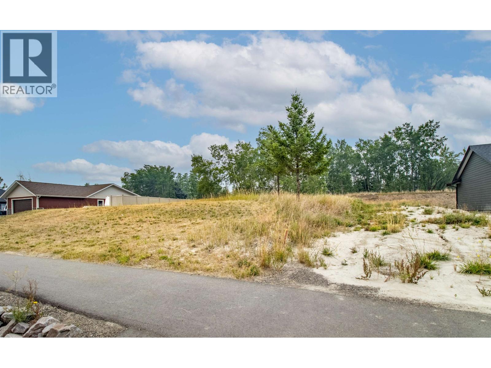 310 SANDHILL CRESCENT, 100 Mile House