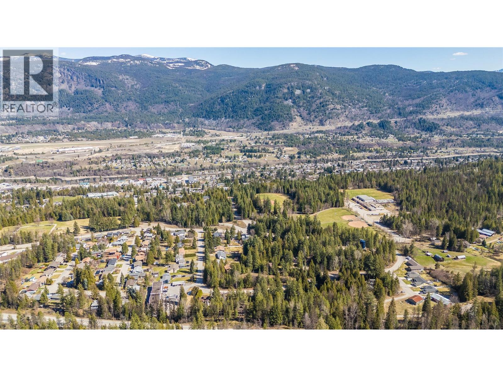 1428 Meadowbrook Drive, Castlegar