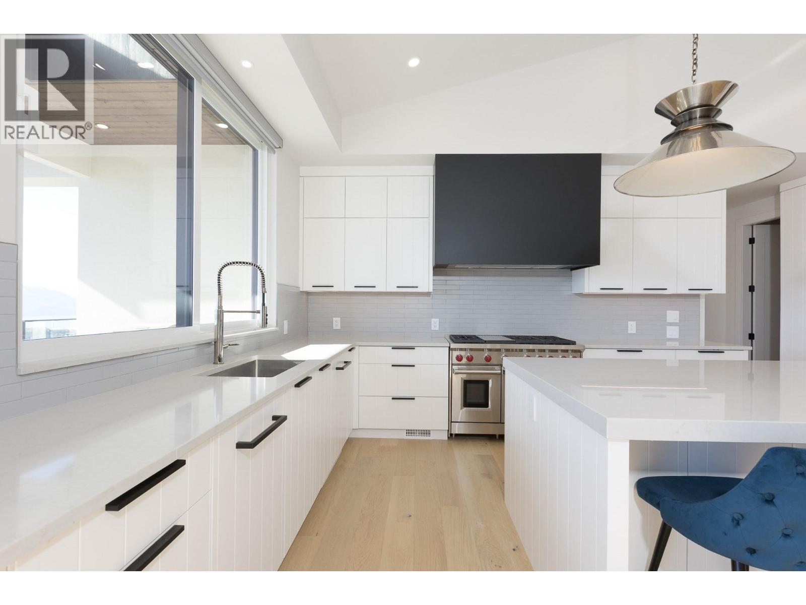  1403 Vineyard Drive, West Kelowna