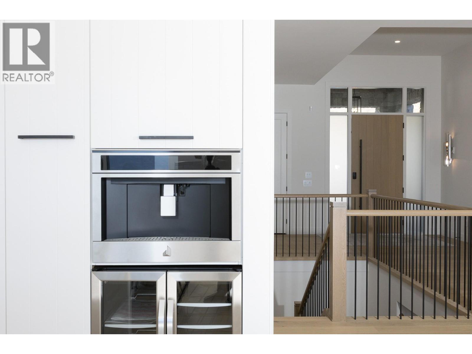  1403 Vineyard Drive, West Kelowna