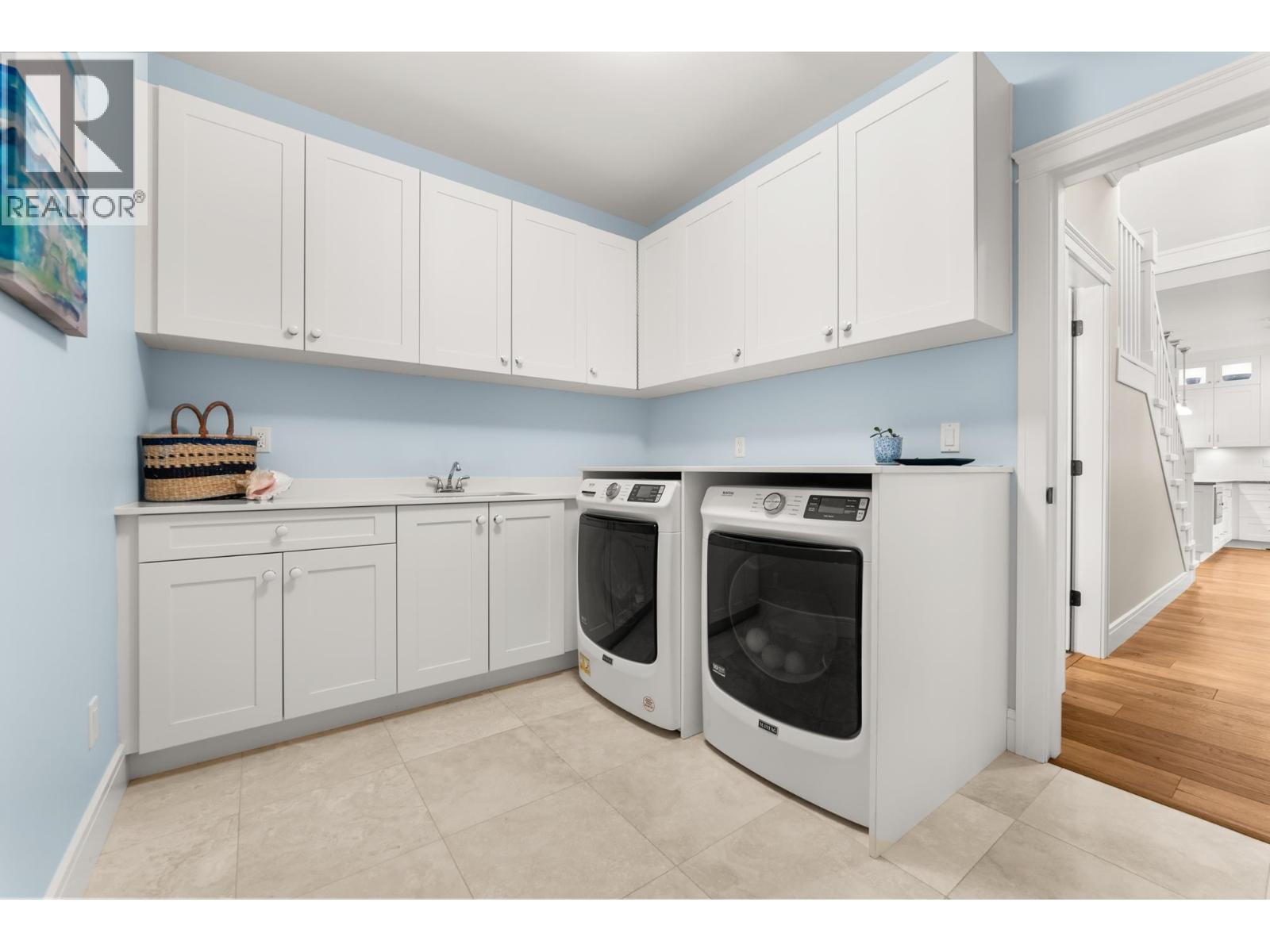 4896 12 Avenue, Delta