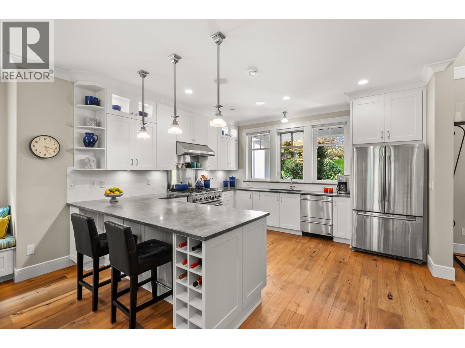 4896 12 Avenue, Delta