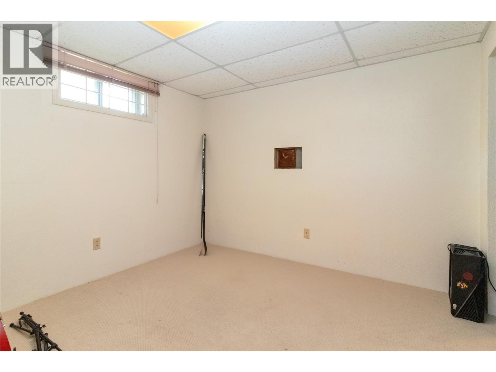  1040 Cactus Road, Kelowna