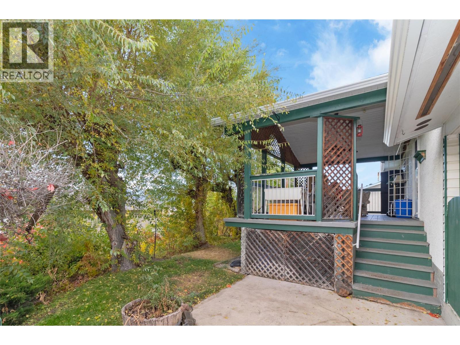  1040 Cactus Road, Kelowna