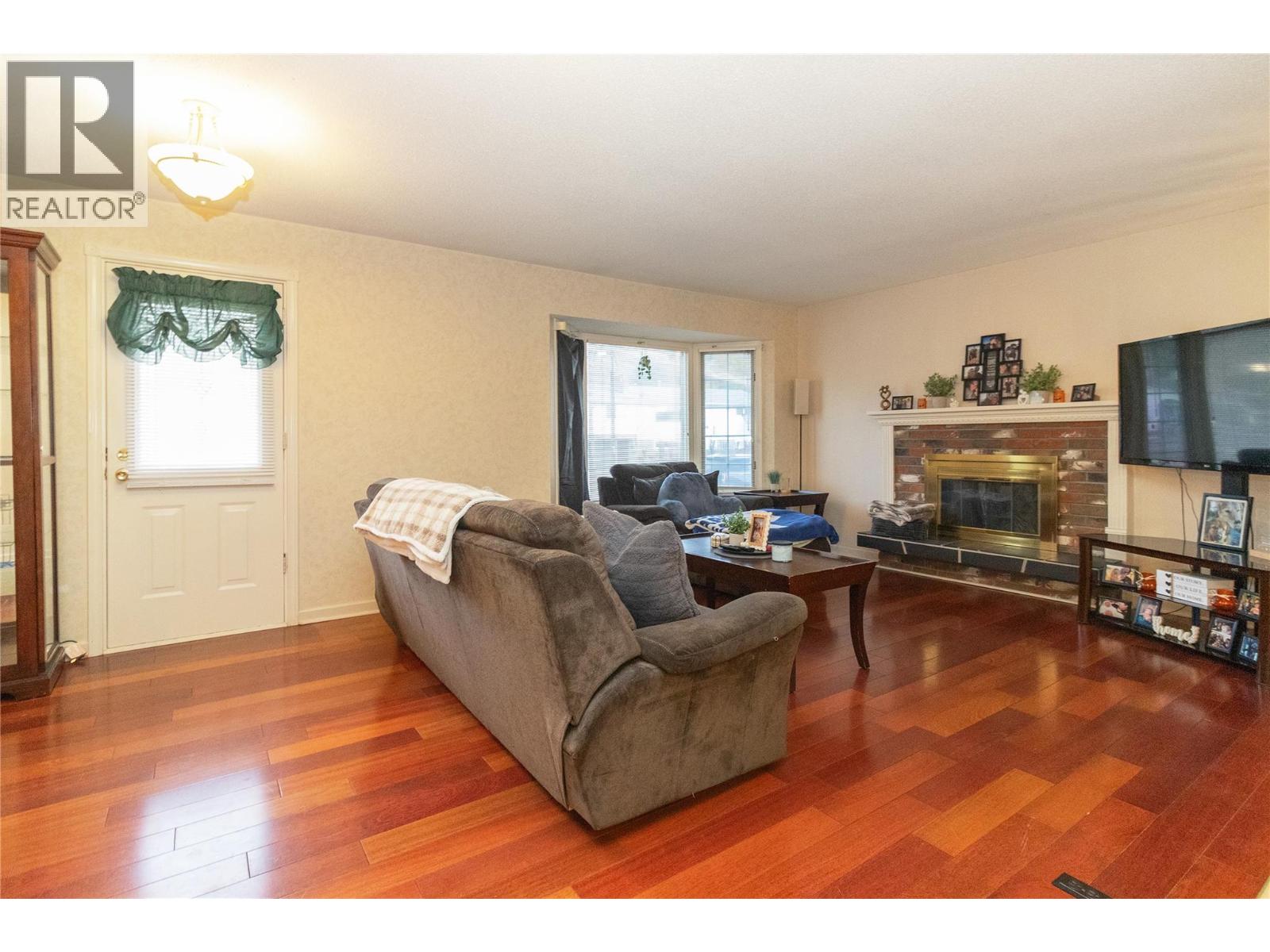  1040 Cactus Road, Kelowna