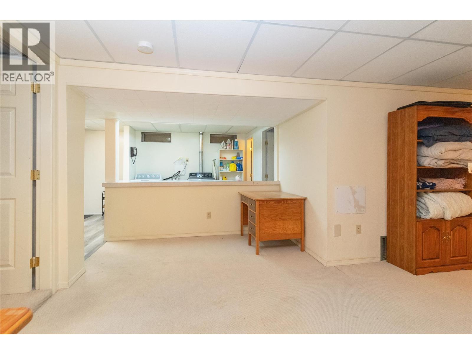  1040 Cactus Road, Kelowna