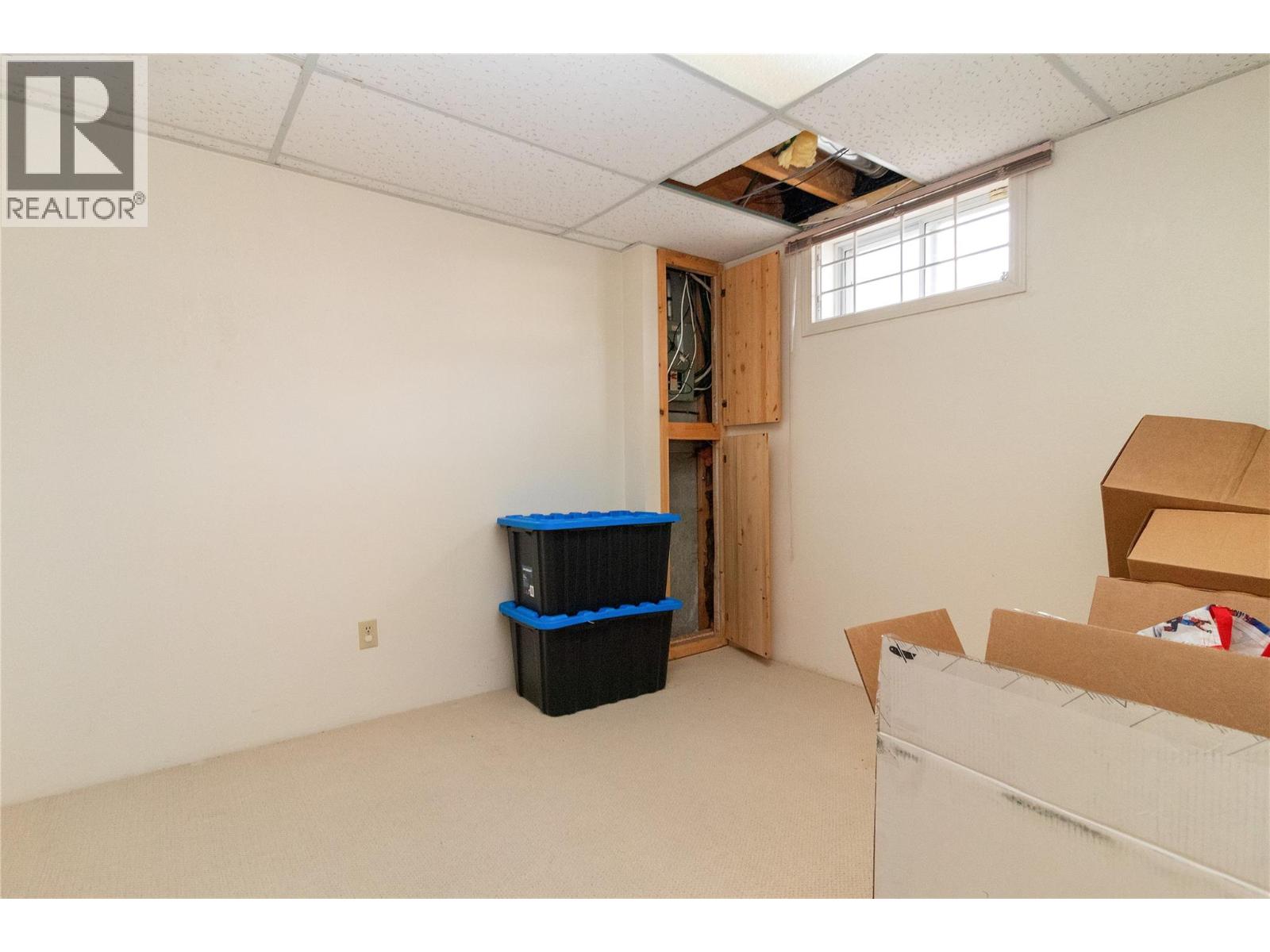  1040 Cactus Road, Kelowna