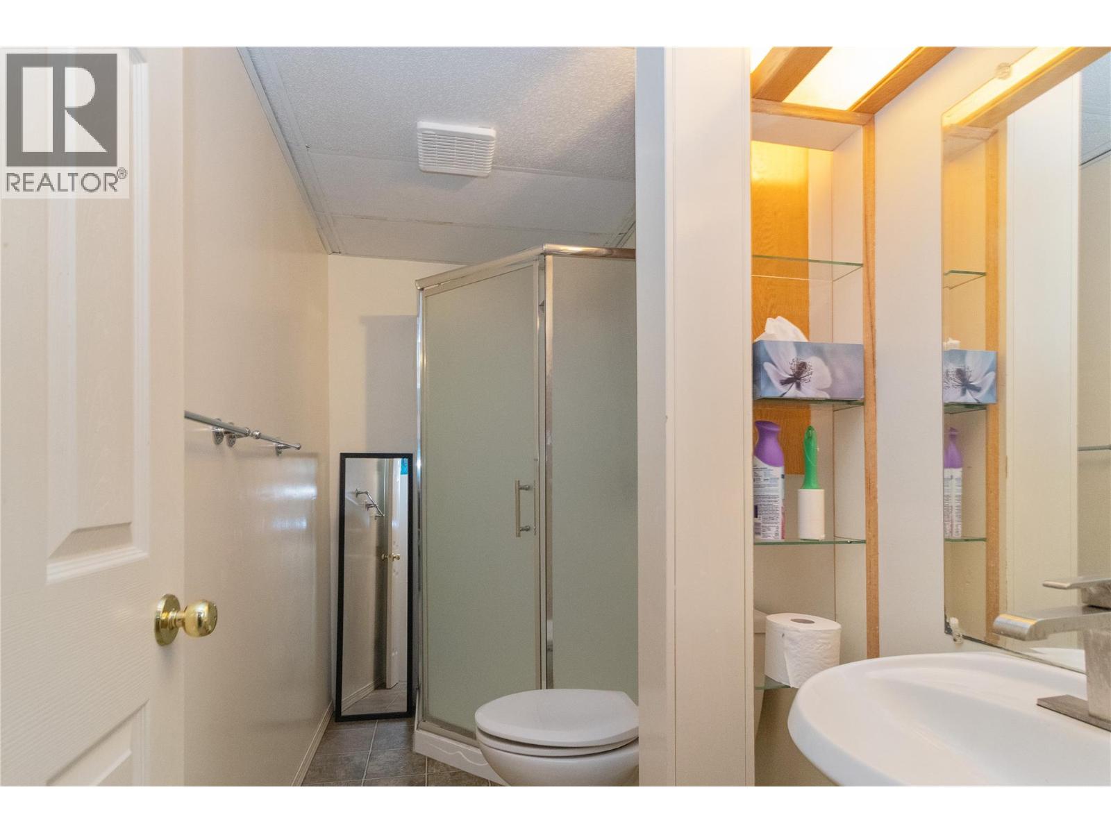  1040 Cactus Road, Kelowna